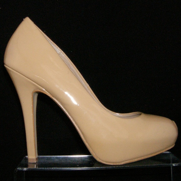 Steve Madden Traisie beige patent leather heels 9M - Picture 2 of 8